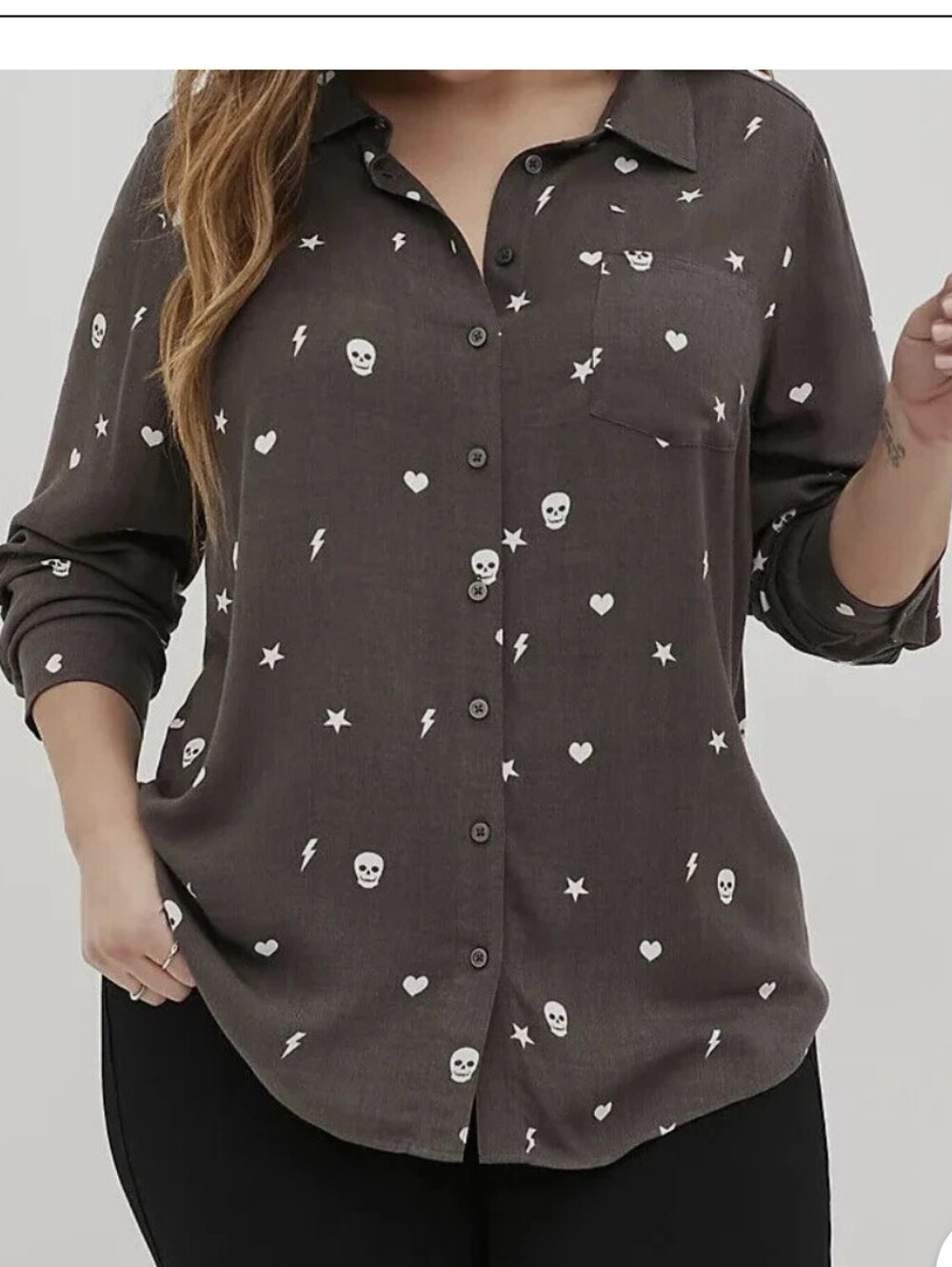 Torrid Lizzie Rayon Crepe Button-Up Shirt in Grey with Skull & Heart  Size 0